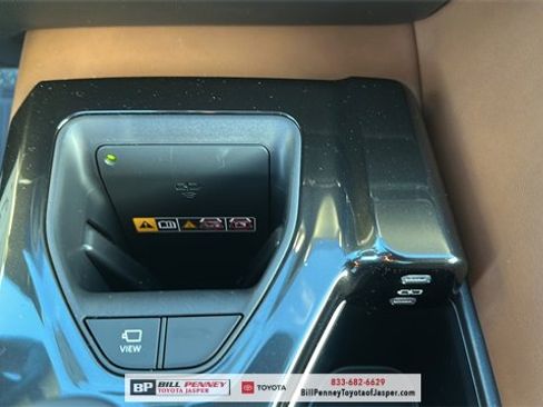 New 2025 Toyota Crown Signia Limited image 21