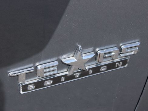 Used 2020 Chevrolet Silverado 1500 LT w/ Texas Edition AWD/4WD image 28