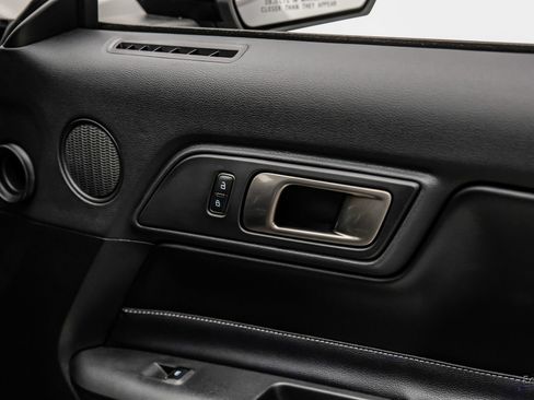 Used 2020 Ford Mustang Shelby GT500 w/ Technology Package RWD image 87