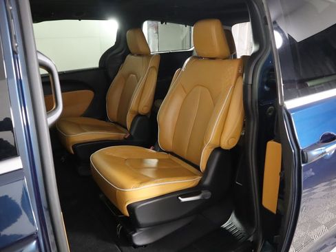 Used 2022 Chrysler Pacifica Pinnacle image 21