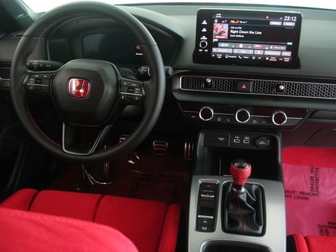 Used 2024 Honda Civic Type R image 2