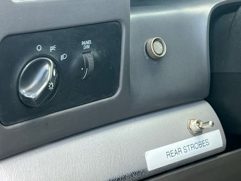 Used 2000 Ford F350 4x4 Regular Cab DRW Super Duty image 45