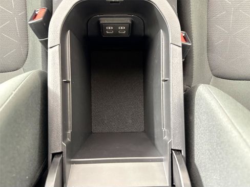 Certified 2025 Toyota RAV4 XLE FWD image 31