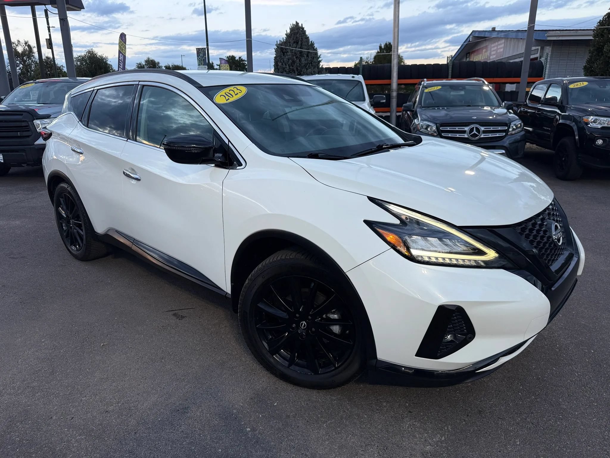 Used 2023 Nissan Murano SV w/ SV Midnight Edition Package AWD/4WD image 3