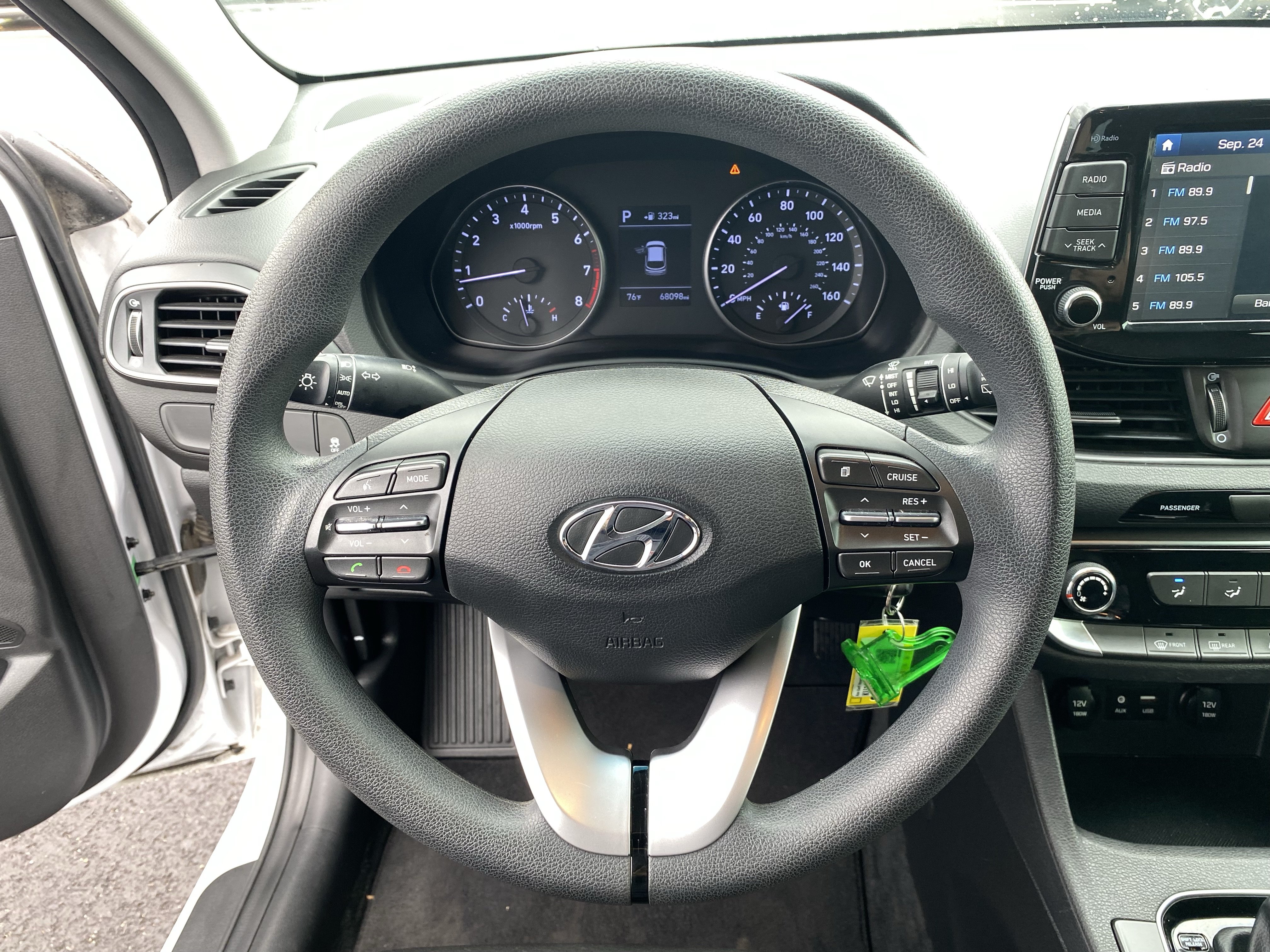 Used 2019 Hyundai Elantra GT FWD image 27