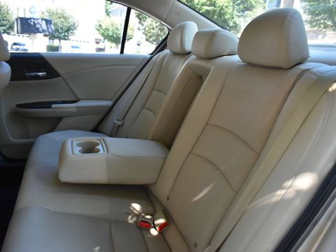 Used 2015 Honda Accord EX-L image 28