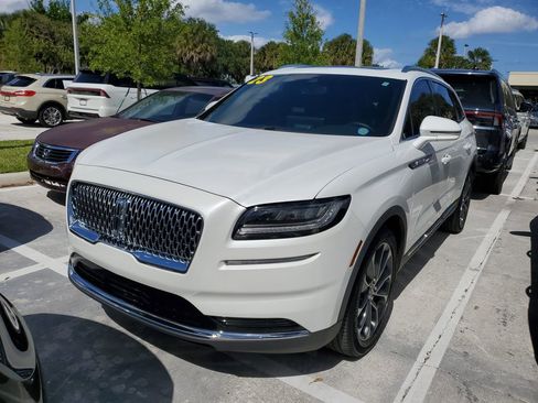 Used 2023 Lincoln Nautilus Reserve AWD/4WD image 2