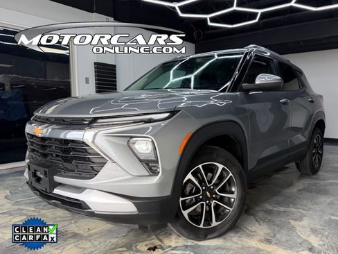 Used 2025 Chevrolet TrailBlazer LT image 1
