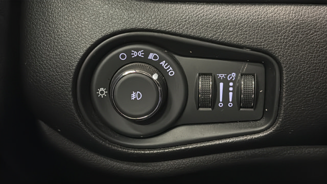 Used 2022 Jeep Renegade Latitude AWD/4WD image 29