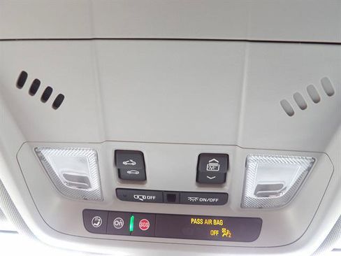 Used 2024 Chevrolet Equinox LT FWD image 24