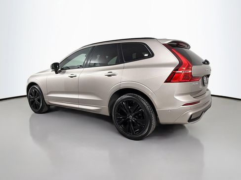 Certified 2023 Volvo XC60 B5 Ultimate w/ Climate Package image 8