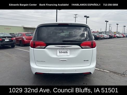 Used 2019 Chrysler Pacifica Touring Plus w/ Tire & Wheel Group image 7