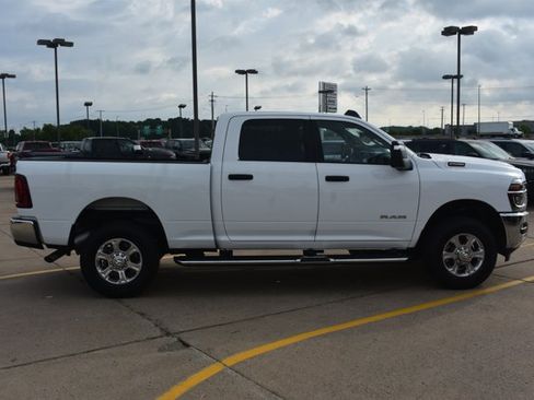 Used 2025 RAM 2500 Big Horn AWD/4WD image 4