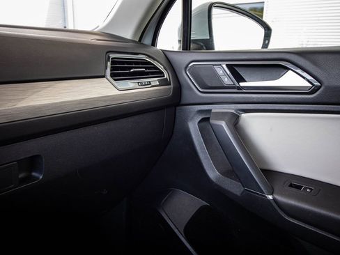 Used 2018 Volkswagen Tiguan S AWD/4WD image 29