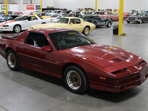 Used 1989 Pontiac Firebird Trans Am RWD image 8