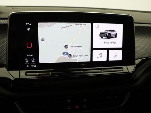 Used 2024 Volkswagen Atlas Cross Sport SEL R-Line image 23