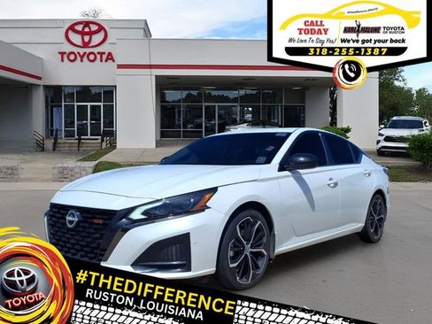 Used 2023 Nissan Altima 2.5 SR w/ SR Premium Package image 1