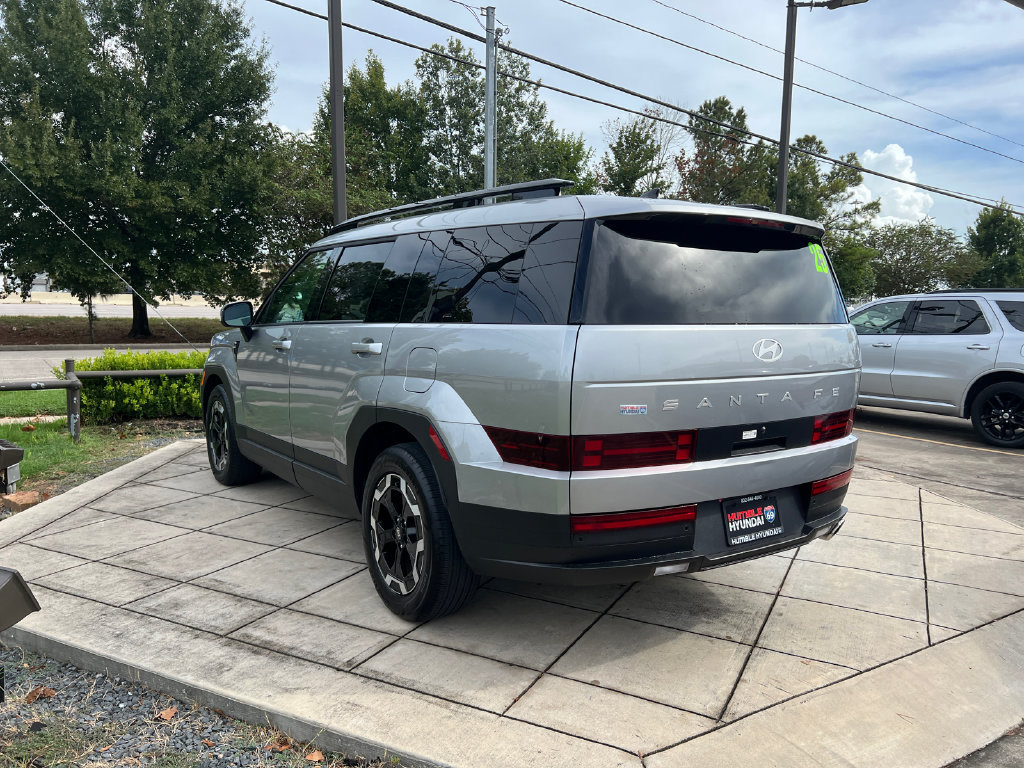 Used 2025 Hyundai Santa Fe SEL FWD image 14