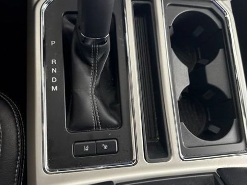 Used 2019 Ford F150 Lariat w/ Equipment Group 502A Luxury AWD/4WD image 17