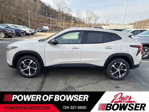 New 2026 Chevrolet Trax RS image 2