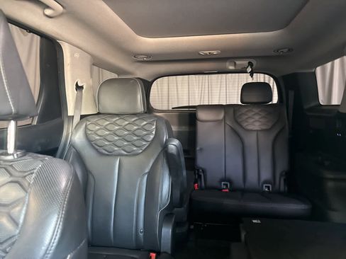 Used 2021 Hyundai Palisade Limited w/ Winter Package image 21