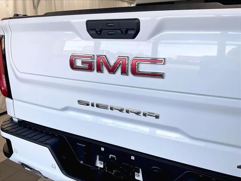 Used 2024 GMC Sierra 1500 AT4 w/ Technology Package AWD/4WD image 46