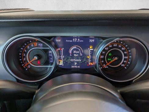 Used 2022 Jeep Gladiator Willys image 11