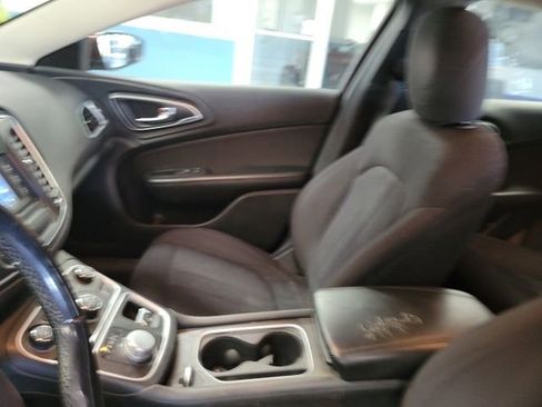 Used 2015 Chrysler 200 Limited w/ Convenience Group FWD image 11