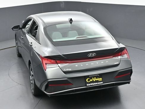Used 2025 Hyundai Elantra SEL FWD image 43
