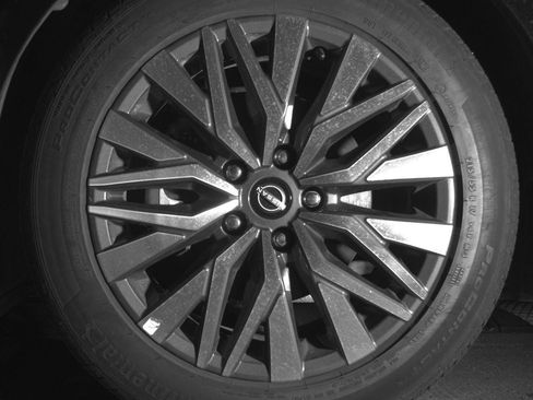 Used 2025 Nissan Altima 2.5 SV FWD image 12