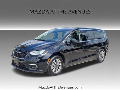 Used 2024 Chrysler Pacifica Limited