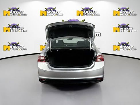 Used 2021 Chevrolet Malibu LT FWD image 25