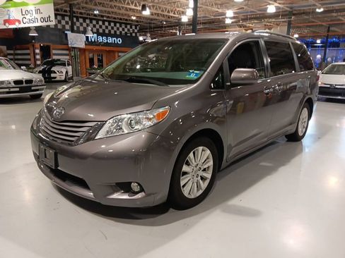 Used 2015 Toyota Sienna XLE w/ XLE Navigation Package AWD/4WD image 1