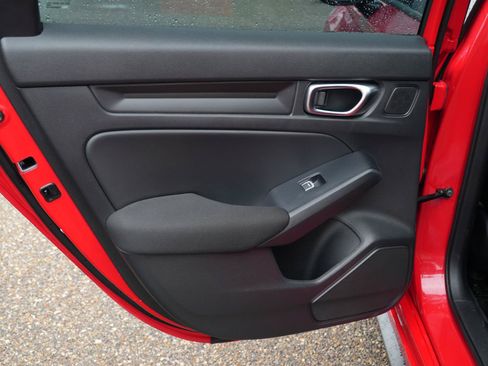 Used 2025 Honda Civic Sport image 15