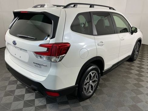 Used 2023 Subaru Forester Premium AWD/4WD image 6
