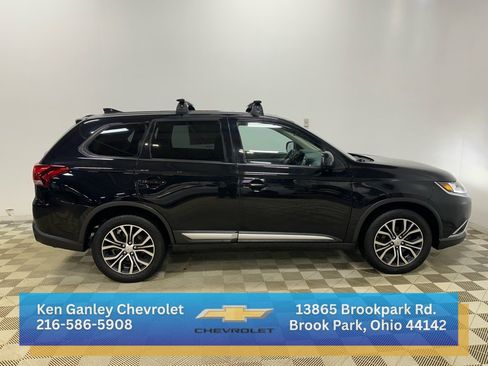 Used 2017 Mitsubishi Outlander ES image 4
