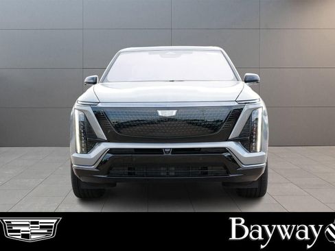 New 2026 Cadillac Vistiq Sport w/ LPO, Floor Liner Package image 8