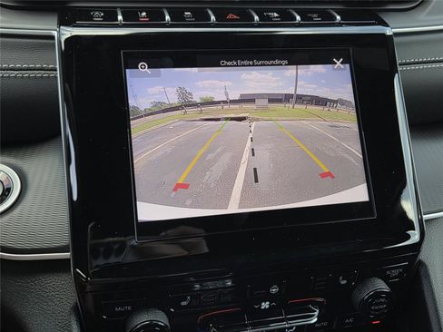 New 2025 Jeep Grand Cherokee Altitude image 45