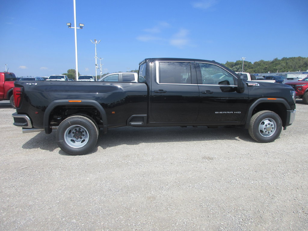 New 2026 GMC Sierra 3500 SLE w/ SLE Value Package AWD/4WD image 3