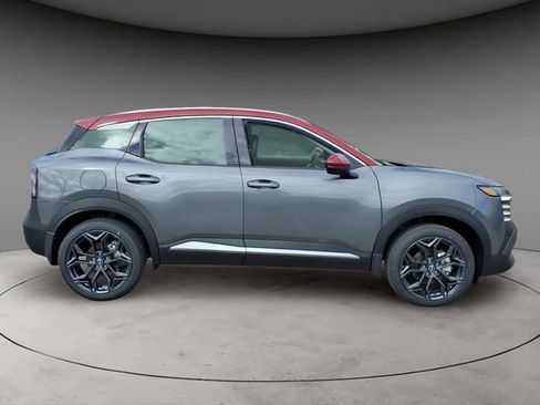 New 2026 Nissan Kicks SR AWD/4WD image 10