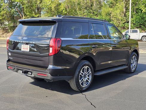 Used 2025 Ford Expedition Active image 8