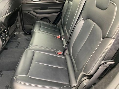 Certified 2023 Jeep Grand Cherokee Limited image 17