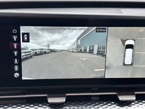 Used 2023 Kia Carnival SX Prestige FWD image 32