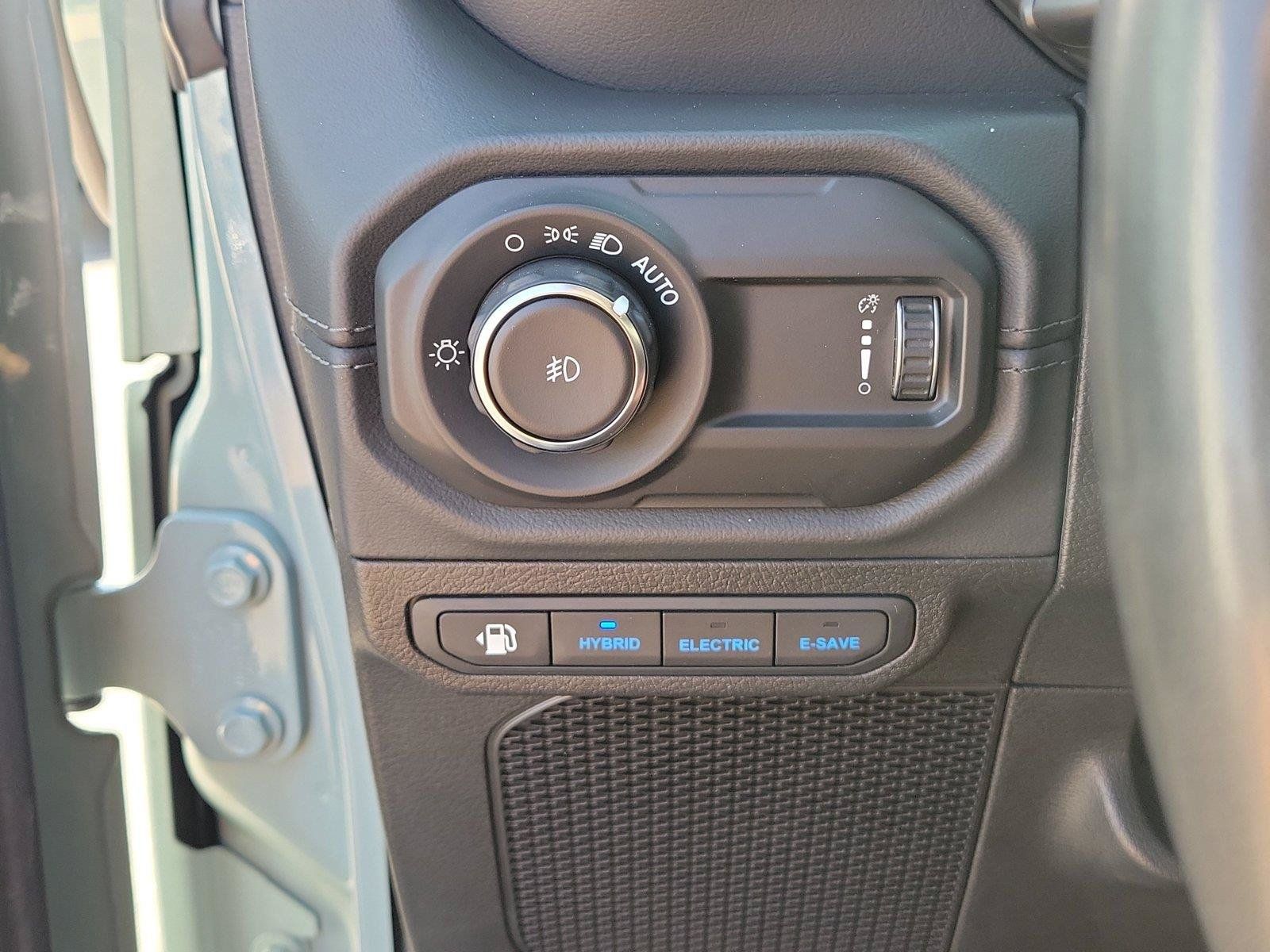 Used 2024 Jeep Wrangler Unlimited Sahara AWD/4WD image 21