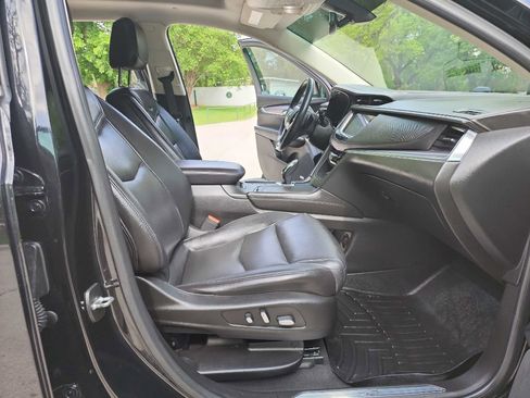 Used 2018 Cadillac XT5 Luxury image 37