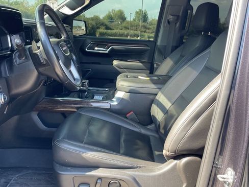 Used 2022 GMC Sierra 1500 Elevation w/ Elevation Premium Package AWD/4WD image 7