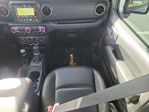 Used 2022 Jeep Gladiator Overland image 13