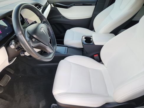 Used 2020 Tesla Model X Long Range image 14