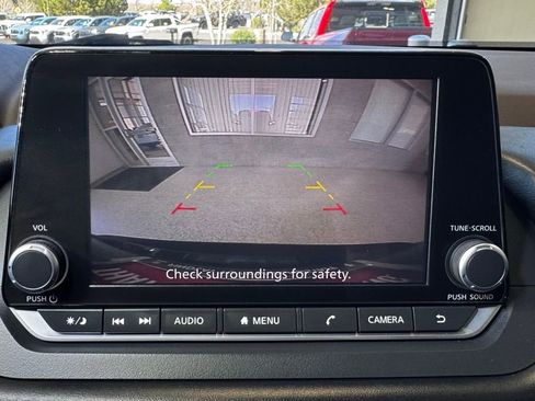 Used 2023 Nissan Rogue S image 30