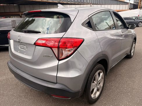 Used 2018 Honda HR-V LX image 5